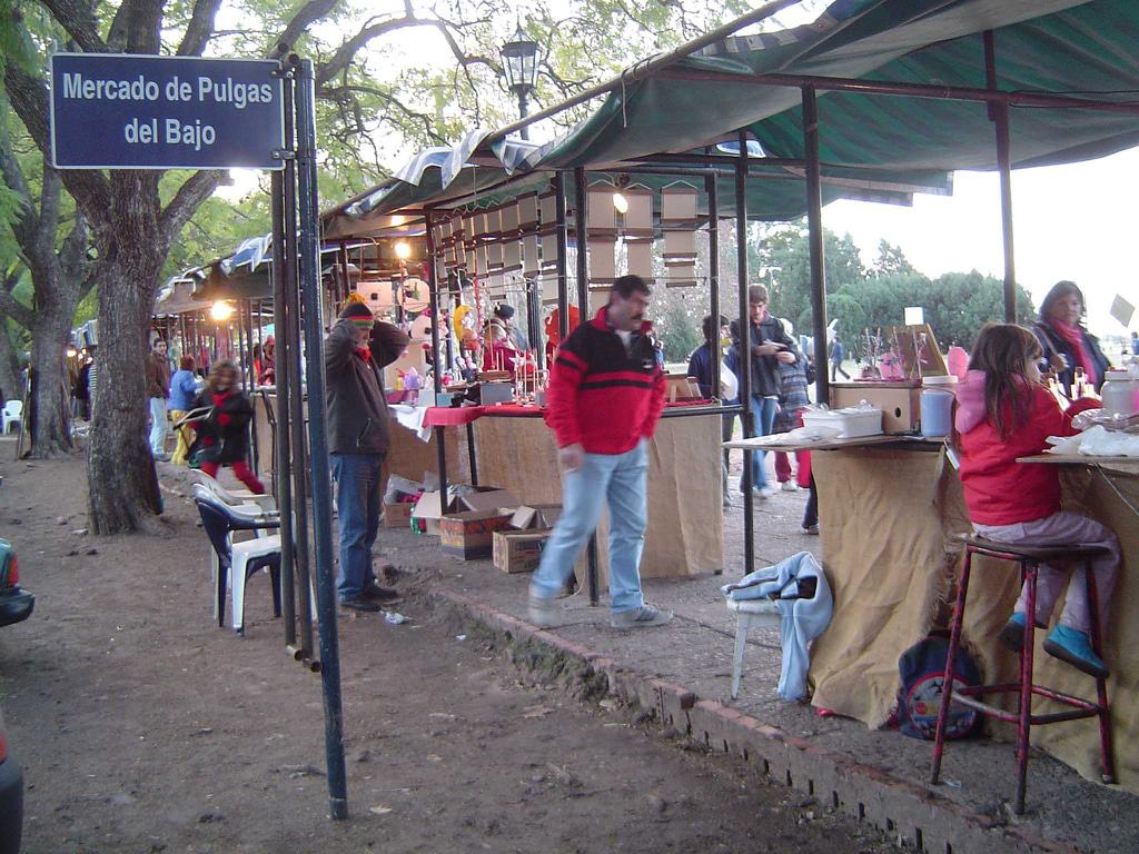 Mercado De Pulgas Del Bajo