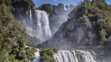 15 cascadas asombrosas en Italia