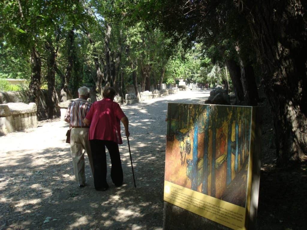 Alyscamps pintados por Van Gogh y Gauguin