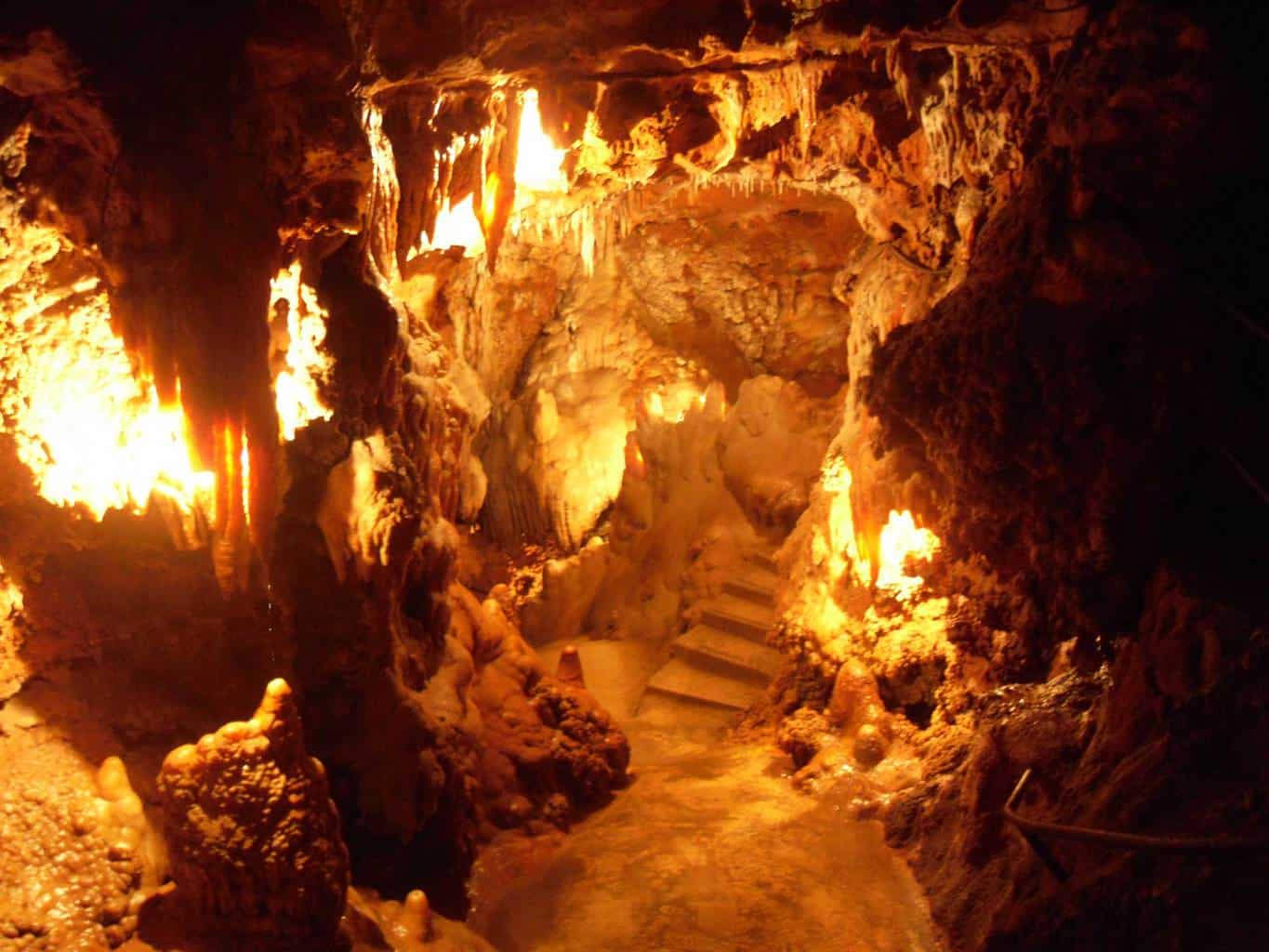 Les Grottes de Saint-Cézaire