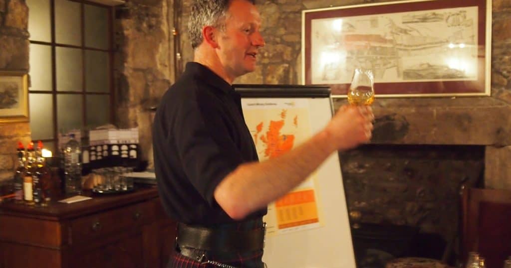 Edimburgo: recorrido por la historia del whisky y degustación de whisky