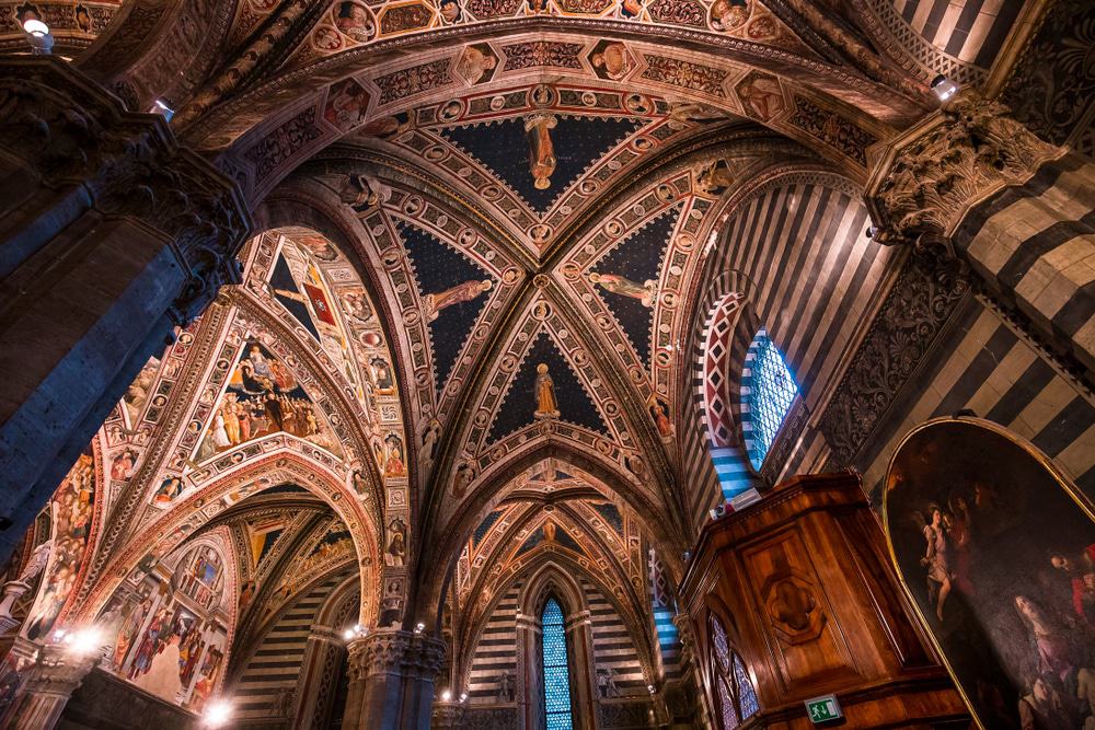 Baptisterio de Santa Maria Assunta, Siena, Italia