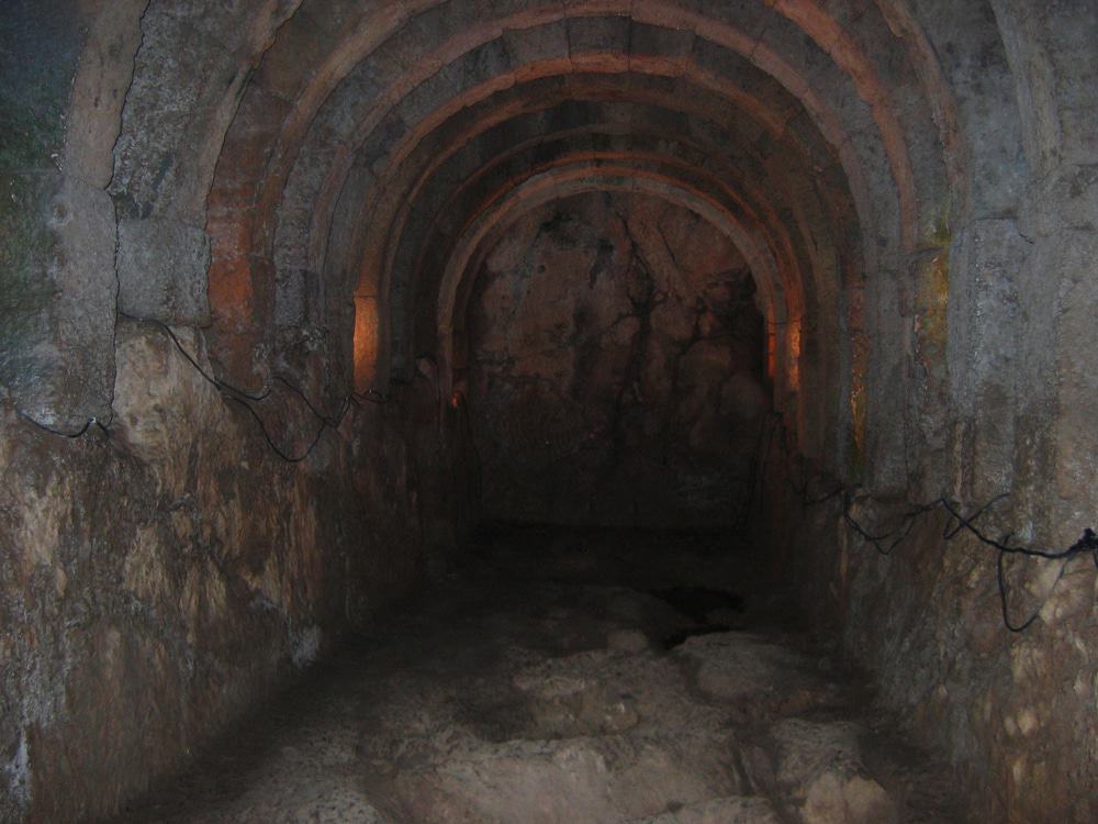 Necromanteion subterráneo