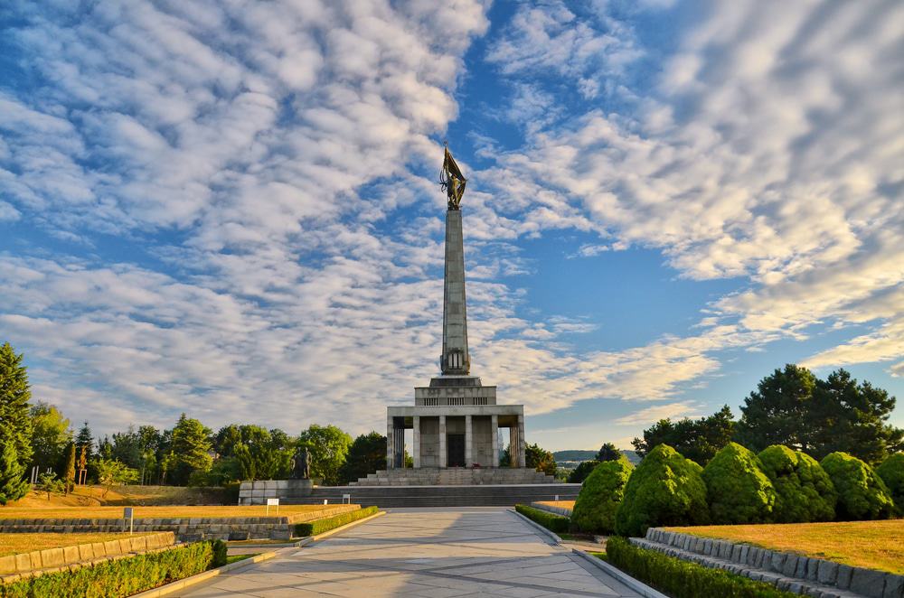 Monumento a los caídos en la guerra de Slavín, Bratislava